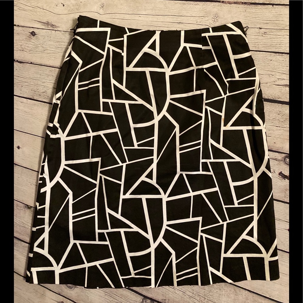 Michele Brand woman’s black & white Skirt size 10 - Picture 2 of 4